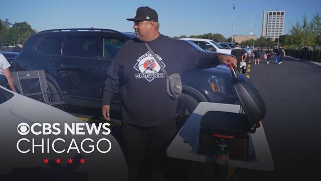 White Sox fans shake off Game 3 loss, excited for Game 4 of ALDS vs. Guardians
