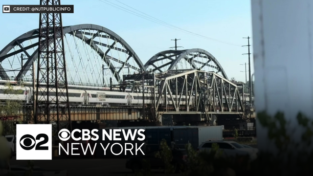 Portal North Bridge entering final phase of contruction
