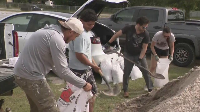 Florida residents stocking up on supplies, preparing for impacts from Hurricane Isaias