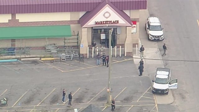 One dead, another injured in shooting incident at Detroit grocery store 