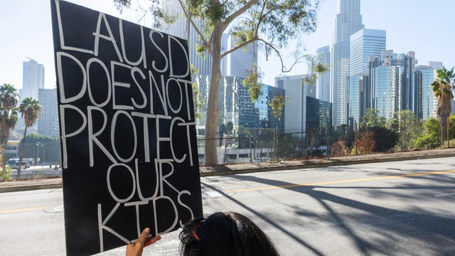 LAUSD parents rally for police at schools 