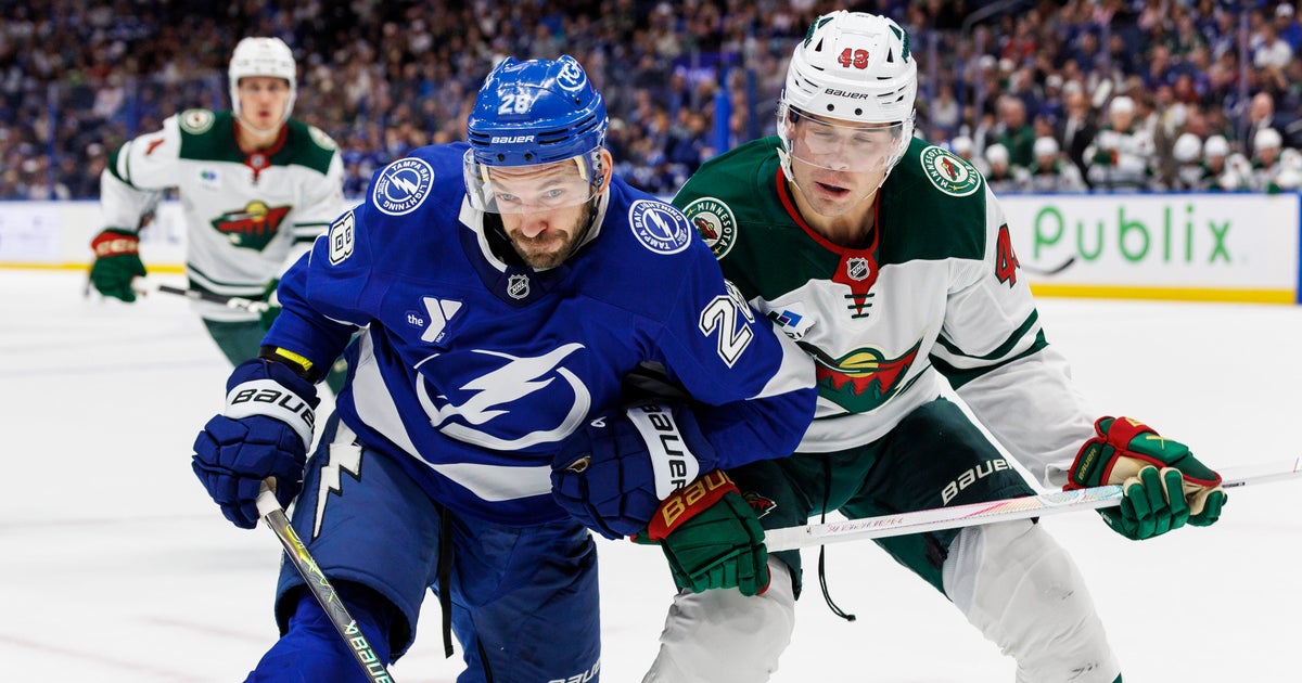 Carlson scores twice to help the Lightning beat the Wild 3-2