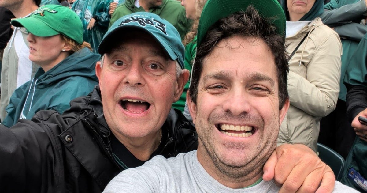 This fan went viral after Eagles lost to Rams. Now, he's using the moment to help animals.
