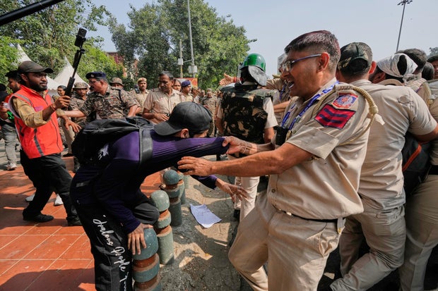 India Cockroach Protest
