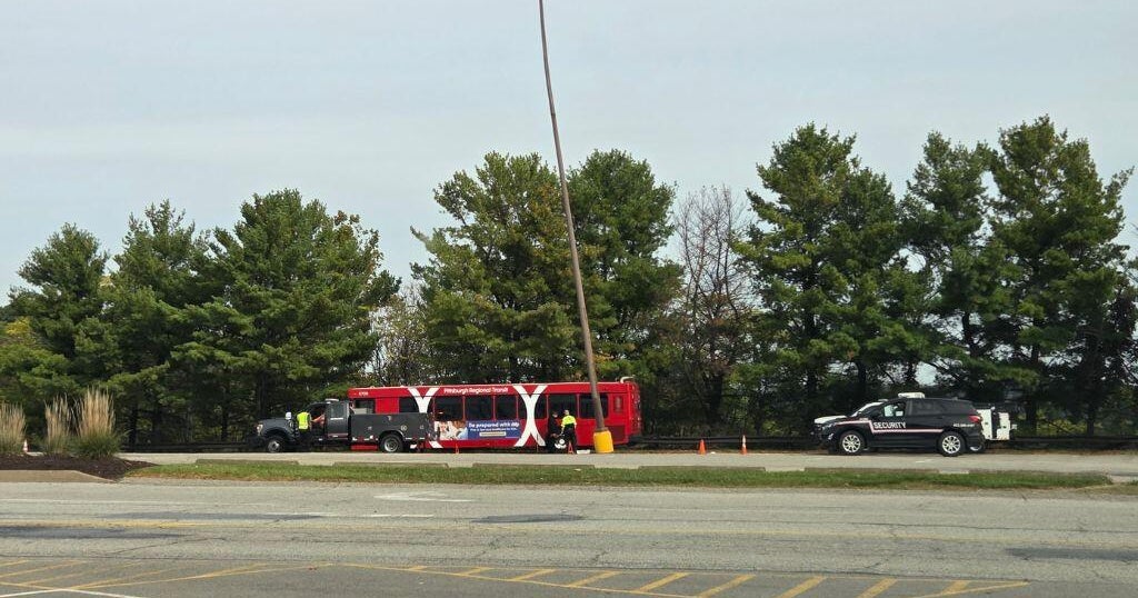 Pittsburgh Regional Transit bus crashes in mall parking lot, multiple people injured