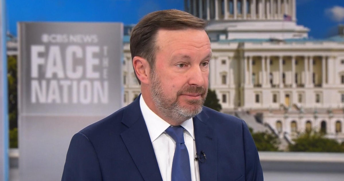 Sen. Chris Murphy says Trump administration is "absolutely incompetent in war making"
