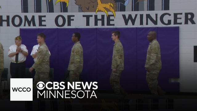 100 Minnesota soldiers deploy to Middle East