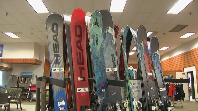 dx1-mem-ski-gear-frame-0.jpg 