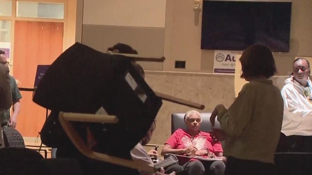 Community group organizes sit-in to call for firing of Aurora's police chief