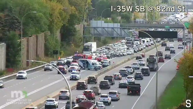 inx-i35w-bloomington-crash-101226.jpg 