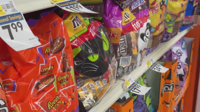 halloween-candy-deals.png 