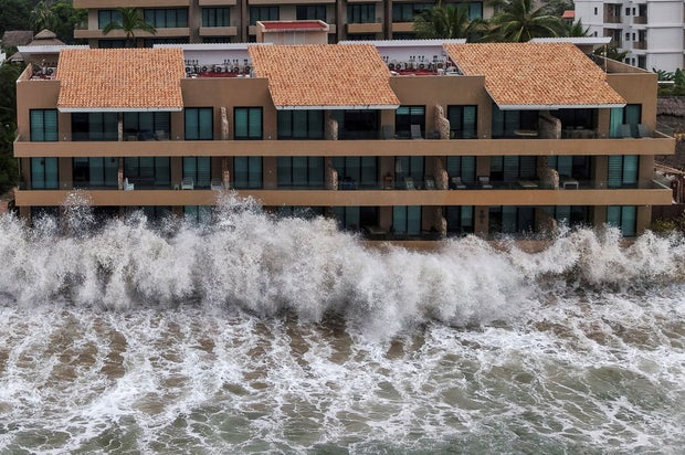 Hurricane Simon churns off Mexico's Pacific coast