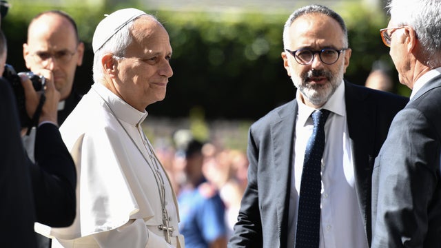 Pope Leo admitted to Rome hospital for lung surgery 