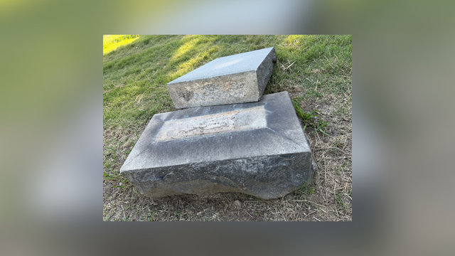 fallen-tombstone.png 