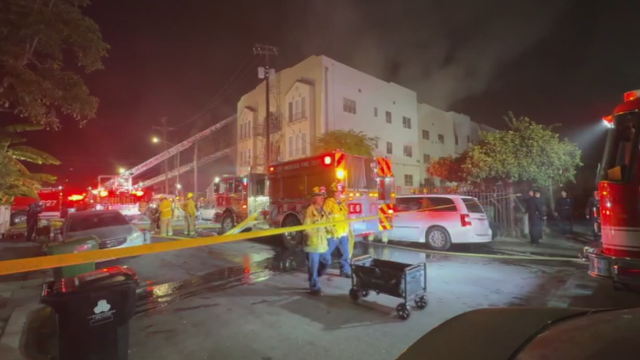 east-hollywood-apartment-fire.png 