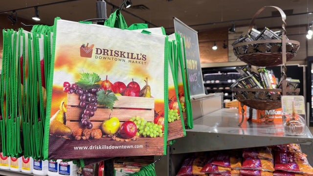 6p-pkg-community-grocer-struggles-wccobhf0.jpg 