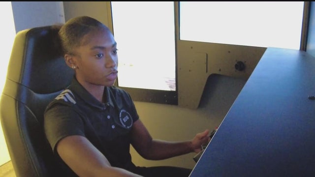 Former American Airlines CEO helps aspiring pilots take flight