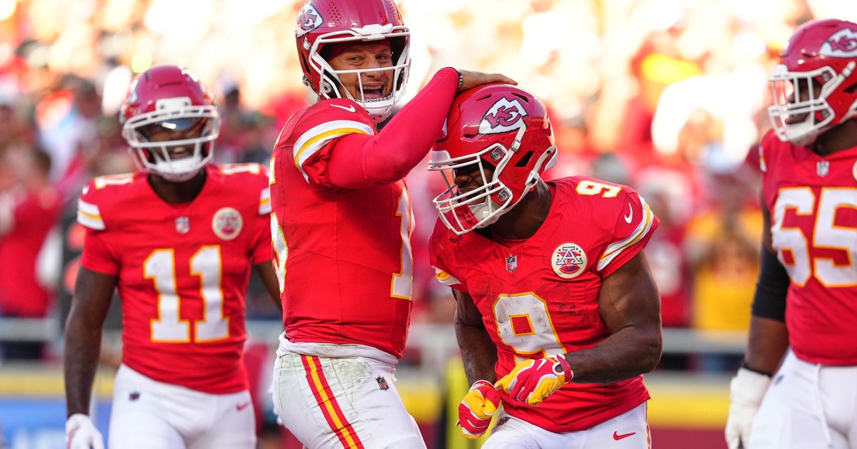Chargers fall to 0-6 as Kenneth Walker runs for two TDs in 22-6 loss to ...