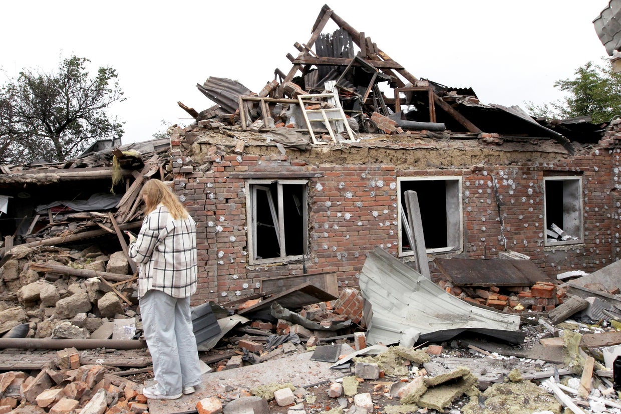 Russian troops hit Dnipro with guided bombs