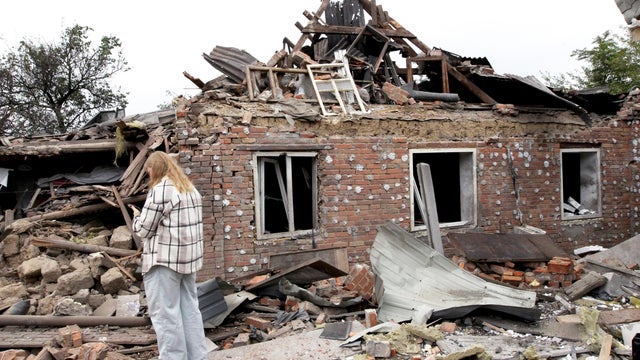 Russian troops hit Dnipro with guided bombs 