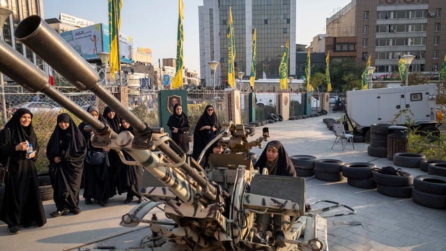 Weapons Training For Iran's Female "self-sacrificing" Forces 