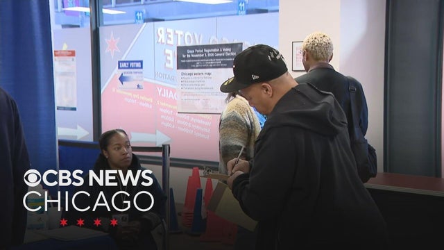 Chicago, Illinois early voting expands this morning