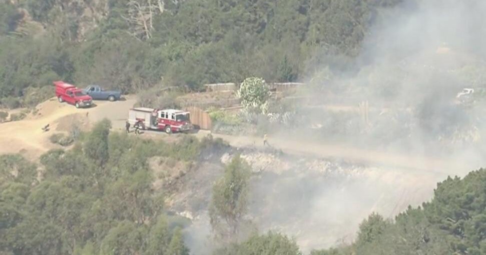 Vegetation fire breaks out in hills above UC Berkeley campus - CBS San ...