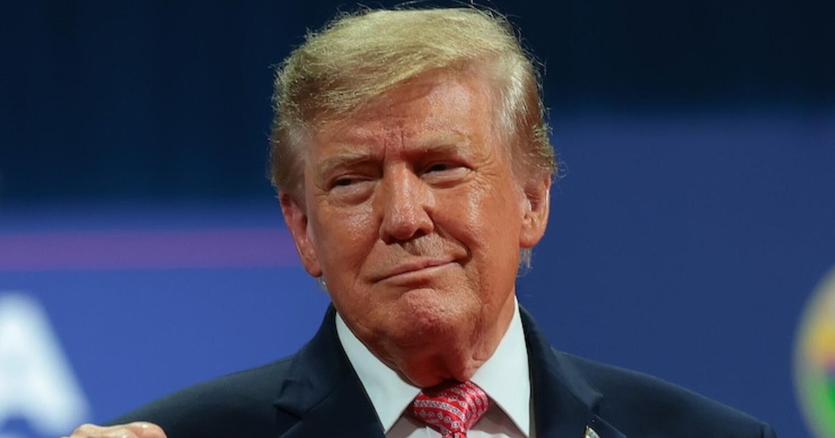 Trump criss-crosses U.S. for Republican candidates