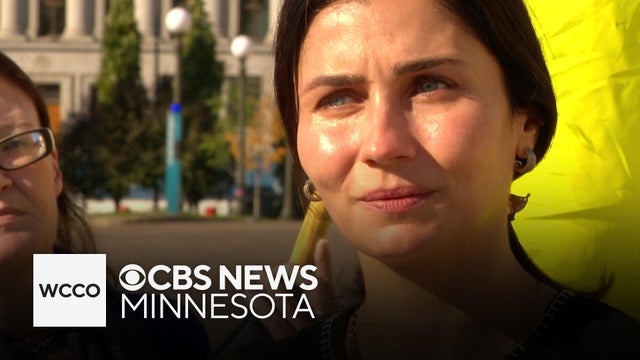 Ukraine supporters rally in Minnesota amid news of possible Putin negotiations