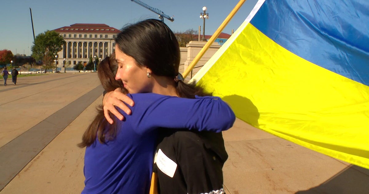 Ukraine supporters rally at Minnesota Capitol amid news of US prisoner release, possible negotiations