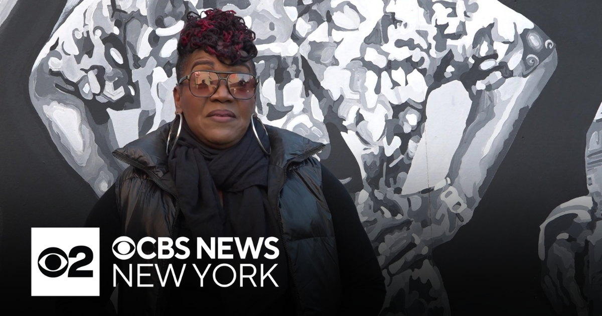 How a breast cancer survivor is turning her pain into laughter - CBS ...