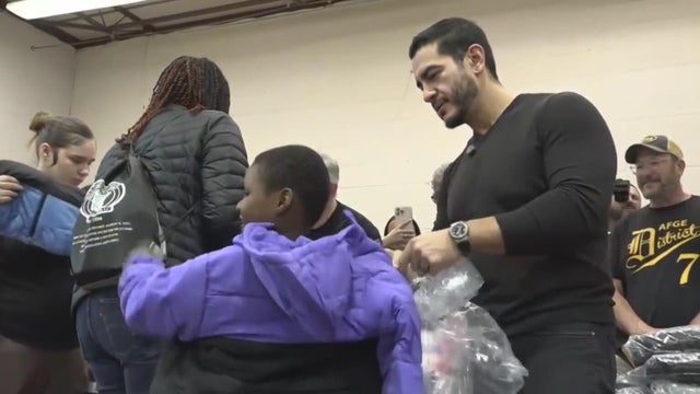 Abdul El-Sayed takes part in coat drive in Detroit
