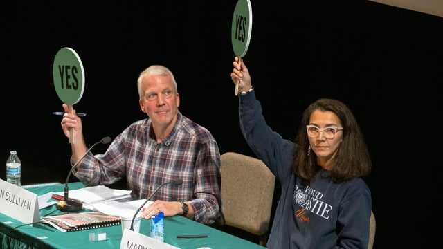 Inflation-Weary Alaskans Put Senate Control in Play 