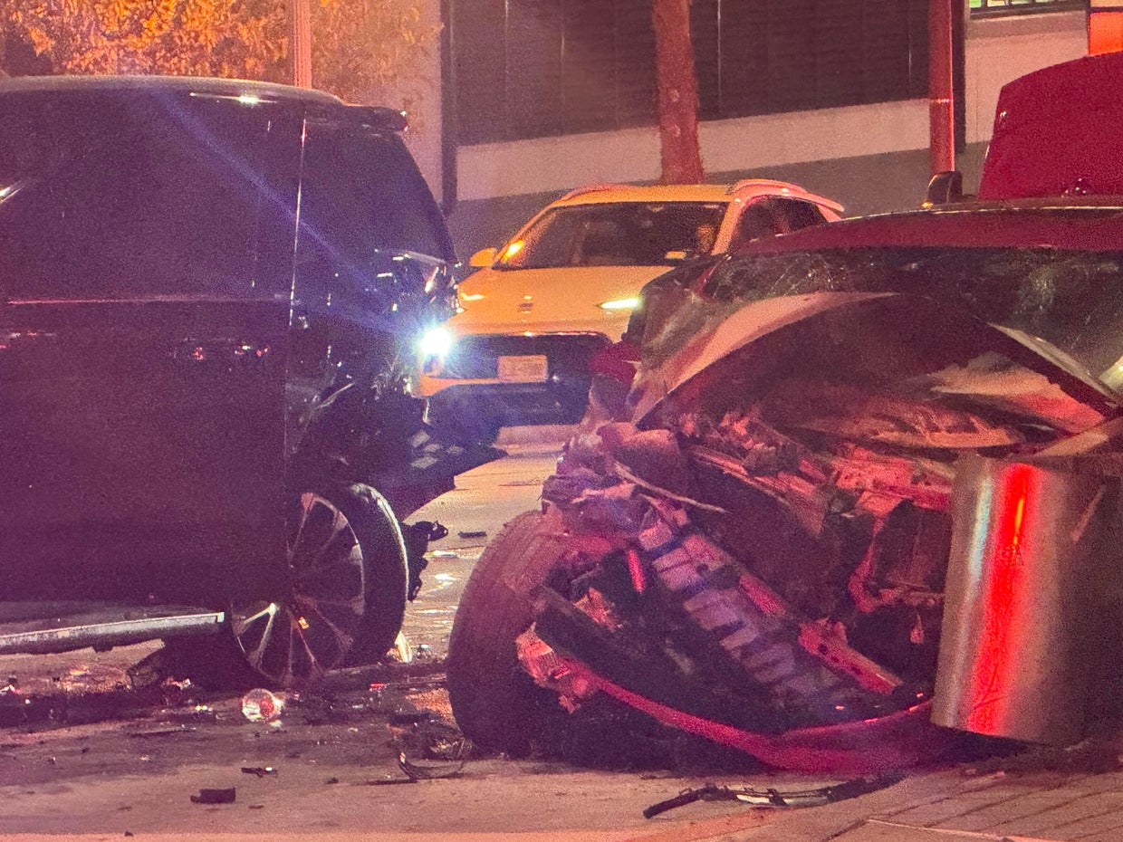 Driver on the run after Cobb County police chase ends in crash at ...