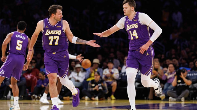 Lakver vs Clippers in LA 