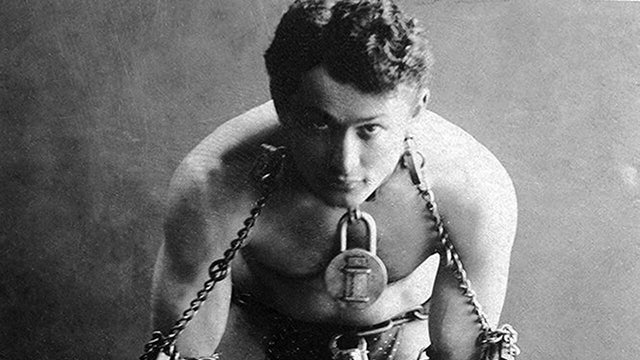 houdini-shackled-1280.jpg 
