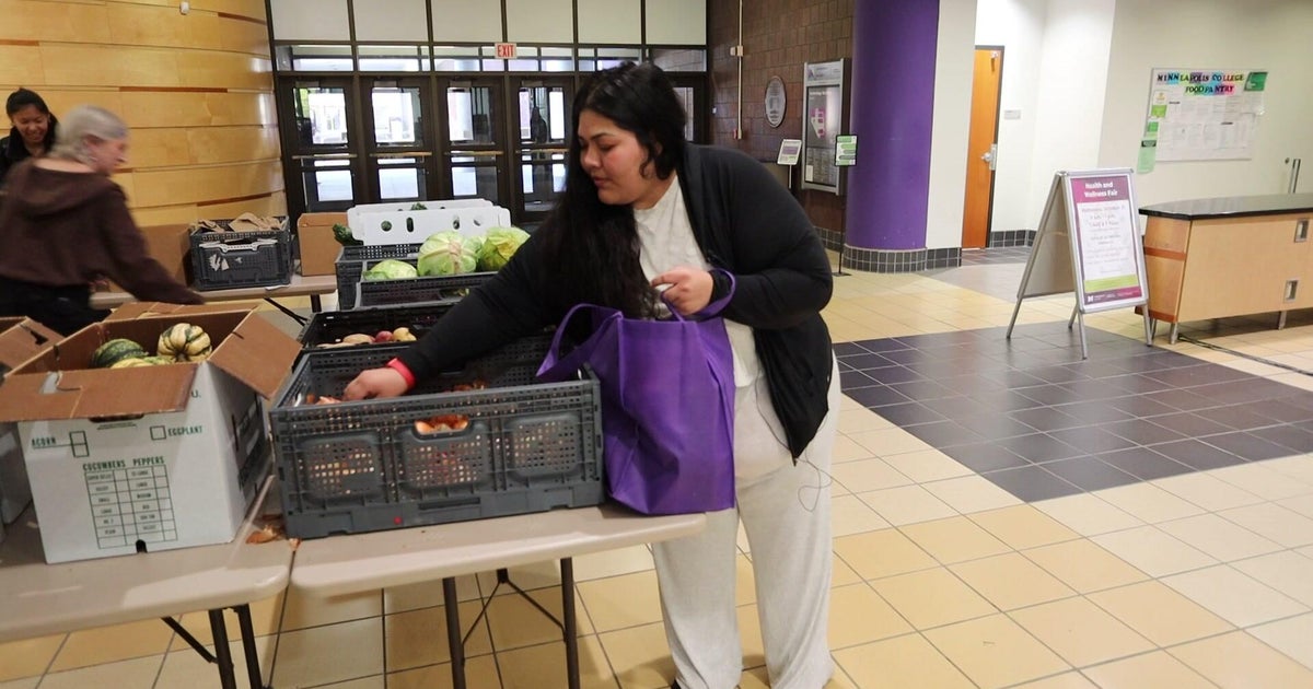 Food shelf visits surge across Minnesota as inflation pressures students and workers