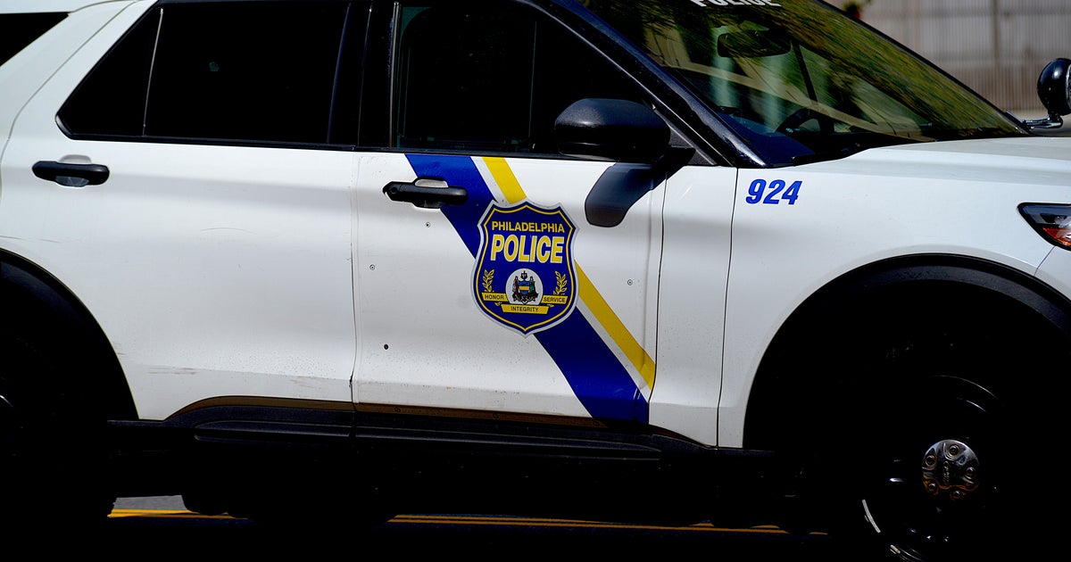 Bystanders step in to stop man armed with sharp object in Center City, police say