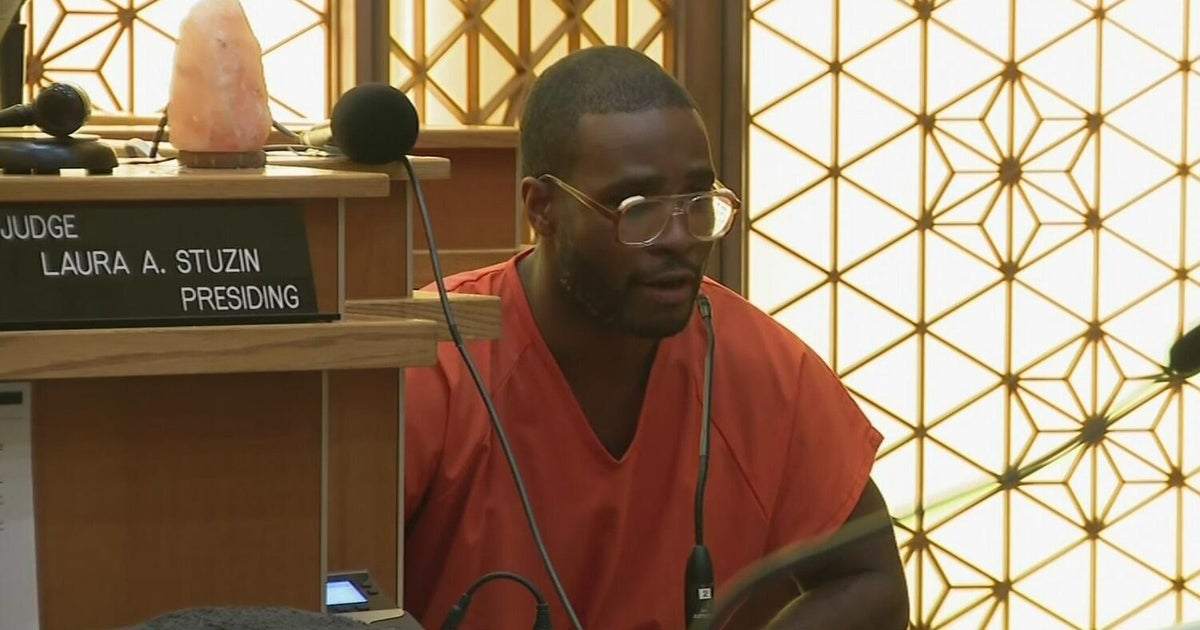 Man who killed Miami Beach tourist in 2021 takes the stand to apologize to the family – CBS News