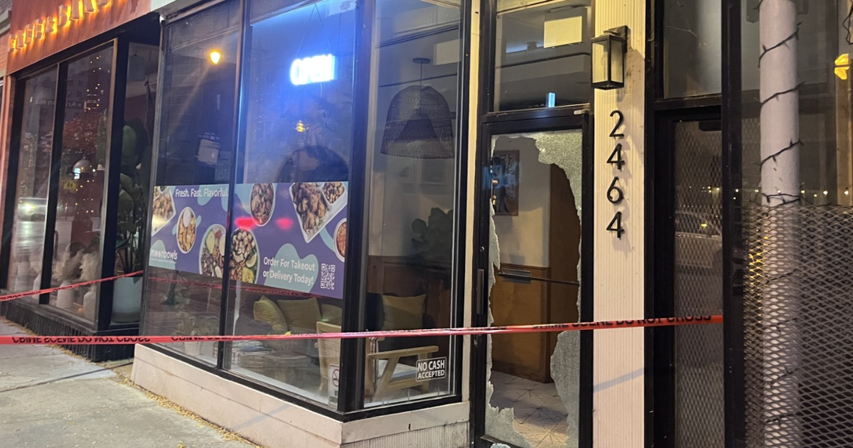 Windows smashed at multiple businesses on Clark Street in Lincoln Park