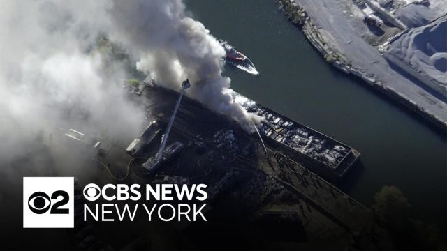 Large cloud of smoke seen from Bronx barge fire