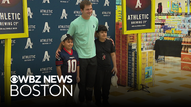 Fans meet Patriots QB Drake Maye at Chelsea Market Basket