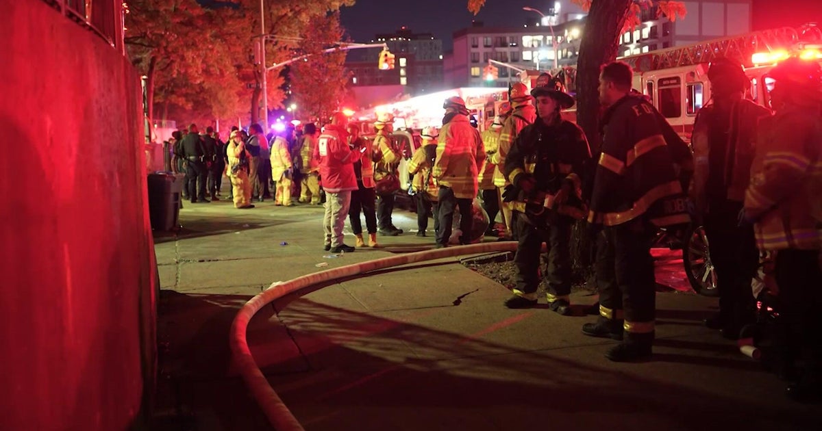 Teen dies, 4 injured after large fire engulfs Bronx apartment building ...
