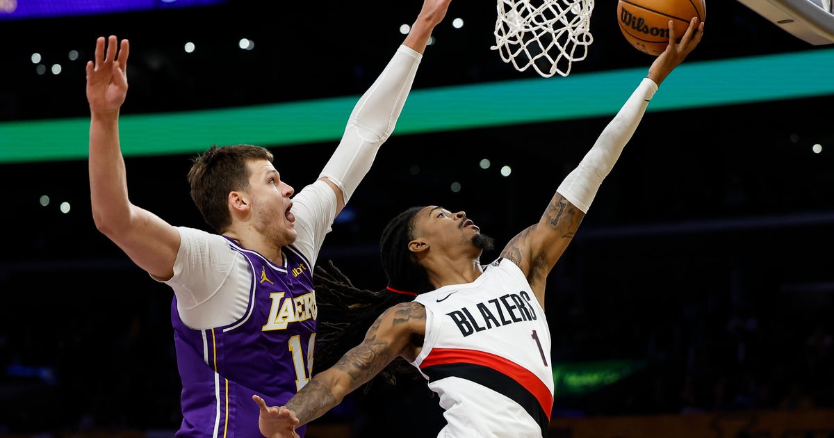 Trail Blazers defeat Lakers 136-129, remain unbeaten at 3-0