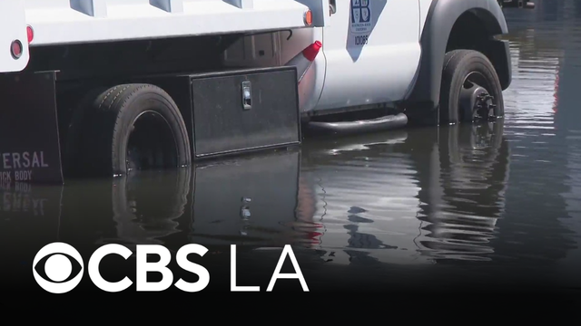 Huntington Beach residents and businesses flooded by powerful king tides