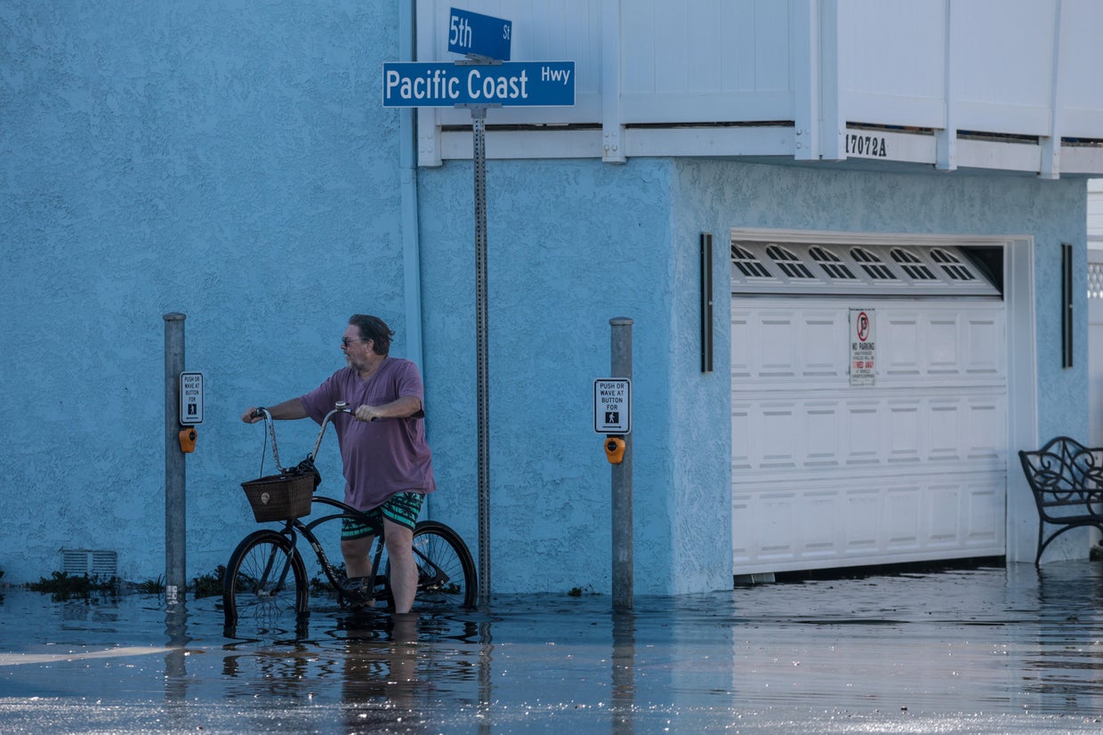 High tide in Huntington Beach