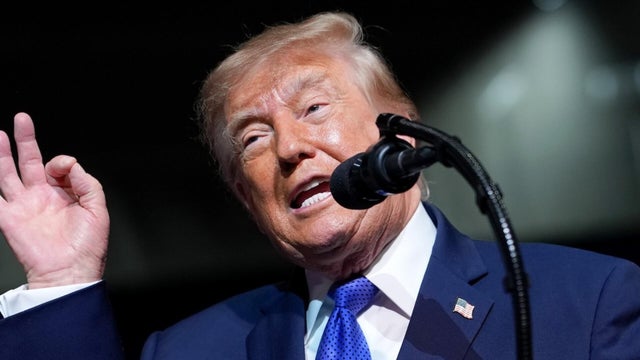 Trump campaigns in South Carolina