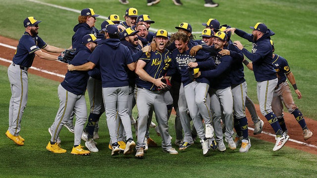 World Series: Milwaukee Brewers v Tampa Bay Rays - Game Four 