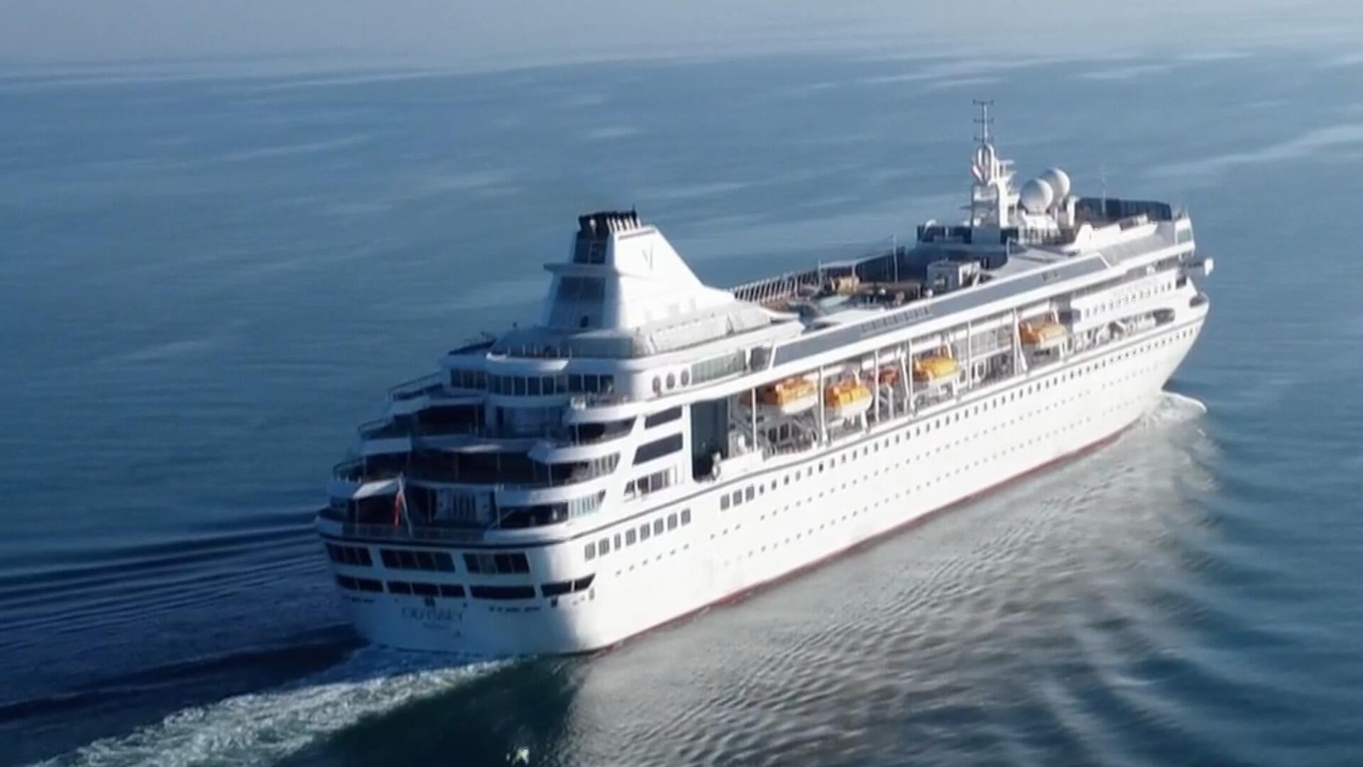 Surging fuel prices abruptly halts "endless" luxury cruise in Cambodia