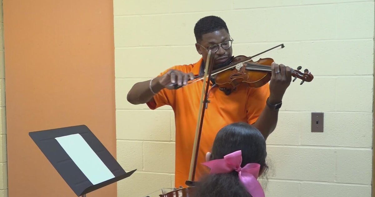cbsnews.com - Chris  Hoffman - Pittsburgh man gives free private music lessons to kids